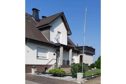 Haus zum Kaufen in Borgentreich-Großeneder 219.000,00 € 201 m²