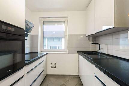 Einziehen und wohlfühlen: 3- Zimmerwohnung sofort bezugsfrei! - Stuttgart Bad Cannstatt