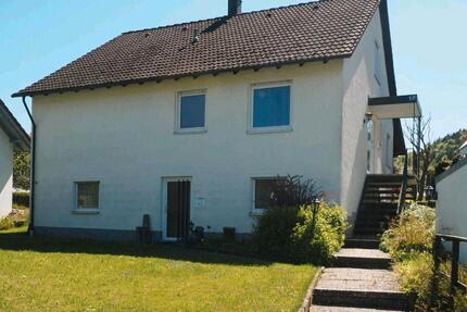 Freistehendes Einfamilienhaus in guter Wohnlagen in Rohrdorf