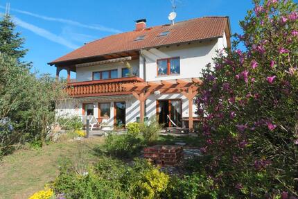Exklusives Landhaus in traumhafter Süd-Allein-Lage im Grünen - Großerlach