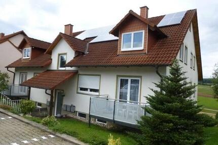 3 Zimmer Erdgeschosswohnung - 675,00&nbsp;EUR Kaltmiete, ca.&nbsp; 90,00&nbsp;m&sup2; in Hohenroth (PLZ: 97618)