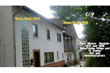 Zwei Häuser mit Balkon und Garage 9x8m - Obermoschel