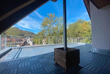 5-Zi-Wohnung - 147qm - gr. Sonnenterasse mit Ausblick - Lenningen