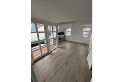 Charmante 3-Zimmer-Maisonette im kernsanierten Altbau + neue Markeneinbauküche - Schnaittach