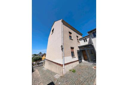 Haus zum Kauf - 75.000,00&nbsp;EUR Kaufpreis, ca.&nbsp; 130,00&nbsp;m&sup2; in Weißendorf (PLZ: 07950)