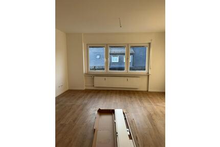 2 ZKB ERSTBEZUG nach Modernisierung , tolles Bad, zentrale Lage - Niederfischbach