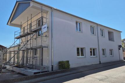 Großzügige 6-Zimmer-Wohnung - 2.500,00&nbsp;EUR Kaltmiete, ca.&nbsp; 171,00&nbsp;m&sup2; in Freiburg im Breisgau (PLZ: 79112) Munzingen