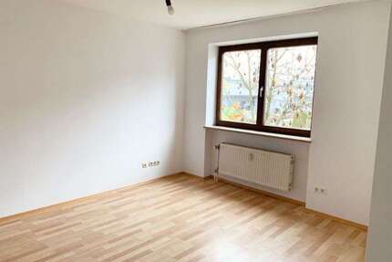 Wohnung zum Mieten in Regensburg 381,44 € 20.69 m²
