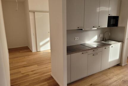 Möblierte Dachgeschosswohnung, Mildred-Scheel-Straße 2a, Amberg