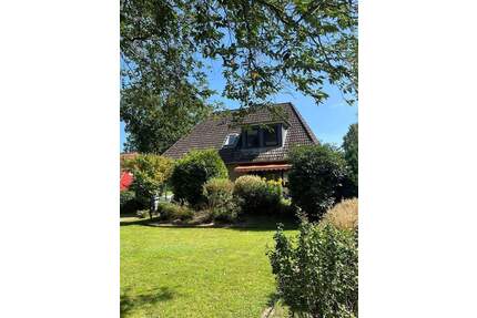 Ein Haus - zwei Zuhause: Perfekt für Familien, Generationen oder Mieter mit Blick ins Auetal - Hanstedt