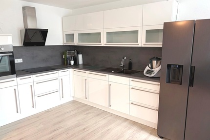Modern wohnen im Herzen von Uhingen: 4,5 Zimmer (BJ 2017) im 2. OG + Stellplatz