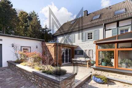 Haus zum Kaufen in Blankenheim 450.000,00 € 270 m²