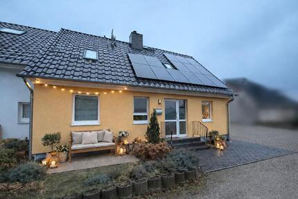 Gepflegte Doppelhaushälfte in Tostedt mit PV-Anlage, Garage u.v.m