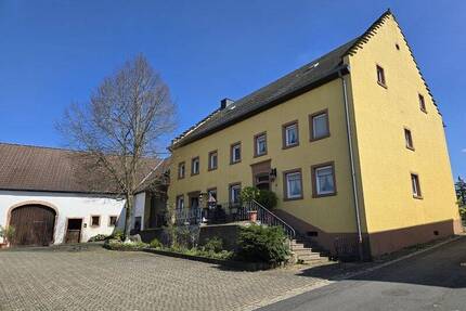 Denkmalgeschützter Hof mit enorm viel Ausbau- und Nutzungspotenzial Nähe LUXEMBURG! - Bitburg / Masholder