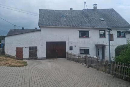 Bauernhaus mit Nebengebäude (freistehend) - Boppard