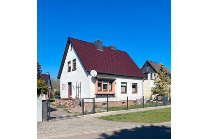 HausEinfamilienhaus - 350.000,00&nbsp;EUR Kaufpreis, ca.&nbsp; 115,00&nbsp;m&sup2; in Sandersdorf-Brehna (PLZ: 06809) Roitzsch