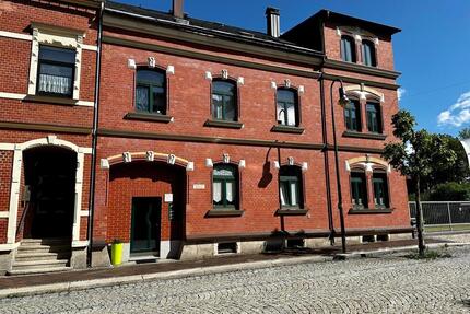 renovierte 51m² 2-Zimmer-DG Wohnung mit EBK in Schöneck Vogtl. - Schöneck/Vogtland