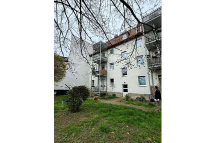 Wohnung zum Kaufen in Halle 199.000,00 € 67.85 m²