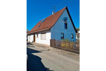Haus mit Potential in ruhiger Lage und großem Garten in Flochberg - Bopfingen