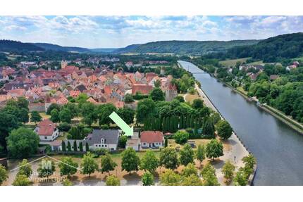 Unverbaubares Wohndomizil mit Doppelgarage in einmaliger Lage direkt am Main-Donau-Kanal - Berching