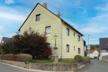 Sanierungsbedürftiges Zweifamilienhaus mit Ausbaupotenzial in ruhiger Lage von Wimmelbach - Hausen