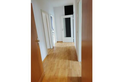 Helle 2-Zimmer-DG Wohnung mit EBK in Stelingen - Garbsen Berenbostel