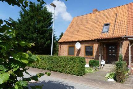 gepflegte Doppelhaushälfte mit schönem Grundstück - Neukloster Neuhof