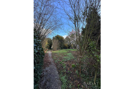 Attraktives, ebenes Grundstück mit ca. 1.400 qm und Abrisshaus - Stuttgart Birkach