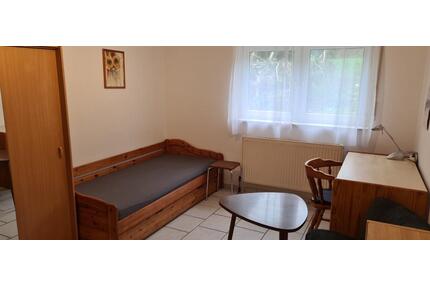 Möbliertes Zimmer in Kassel - 395,00&nbsp;EUR Kaltmiete, ca.&nbsp; 16,00&nbsp;m&sup2; in Kassel (PLZ: 34134) Niederzwehren