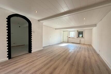 Charmante Doppelhaushälfte mit Garage in Neunkirchen-Zeppenfeld