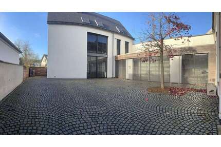 Haus zum Mieten in Schweich 2.800,00 € 437 m²