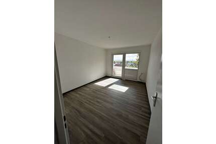 Wohnung zum Mieten in Teutschenthal 383,00 € 58.49 m²