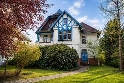 Haus zum Kaufen in Bad Schwartau 880.000,00 € 355 m²