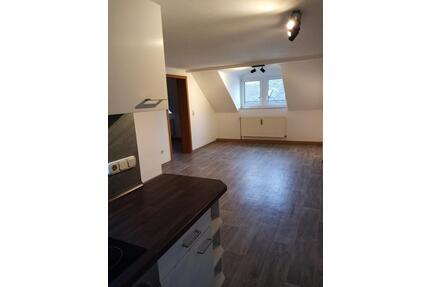 schöne DG-Wohnung, 60 m2, für Single oder Paar in Wunsiedel