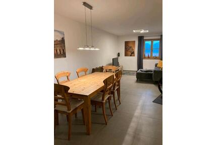 OG - Wohnung ab 01.12.2026 - 1.200,00&nbsp;EUR Kaltmiete, ca.&nbsp; 90,00&nbsp;m&sup2; in Valley (PLZ: 83626)
