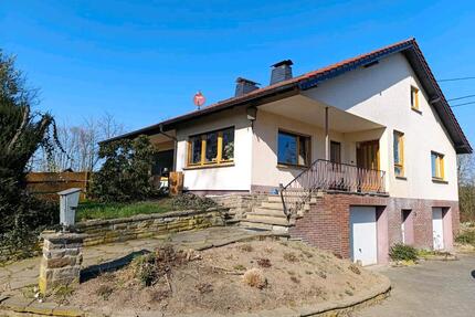 Freistehendes Einfamilienhaus - 1.600,00&nbsp;EUR Kaltmiete, ca.&nbsp; 180,00&nbsp;m&sup2; in Windhagen (PLZ: 53578)