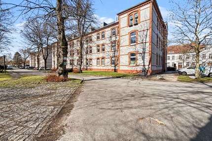 Wohnung zum Kaufen in Neumünster 149.000,00 € 72.8 m²