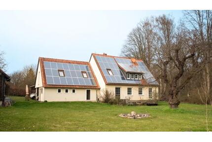 Ehemaliges Försterhaus mit Scheune & 5.920 m² Grundstück - Rinteln