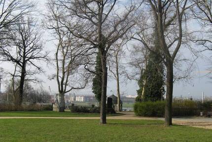 Kleine 2 Zimmer Wohnung mit TG, Fahrstuhl und EBK in zentraler Lage - Dresden Radeberger Vorstadt