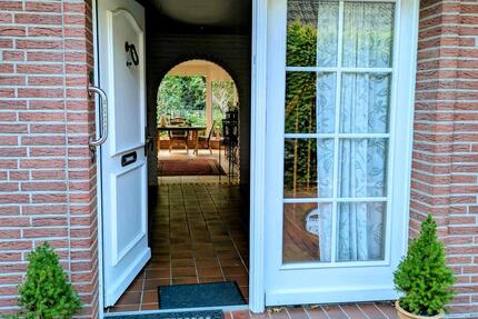 Einfamilienhaus Baujahr 1986 - 369.000,00&nbsp;EUR Kaufpreis, ca.&nbsp; 120,00&nbsp;m&sup2; in Leer (Ostfriesland) (PLZ: 26789)