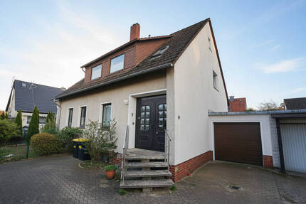 Freistehendes Einfamilienhaus in beliebter Lage in Braunschweig - Veltenhof - Braunschweig / Veltenhof
