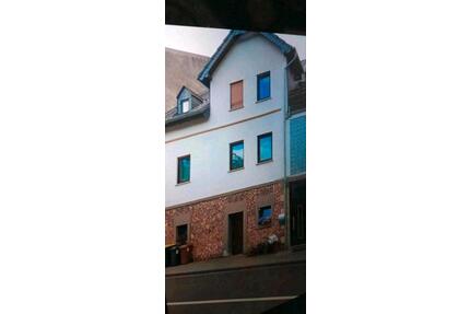 Einfamilienhaus - 210.000,00&nbsp;EUR Kaufpreis, ca.&nbsp; 130,00&nbsp;m&sup2; in Kirn (PLZ: 55606)