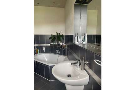 Haus zum Kaufen in Greiz 55.000,00 € 210 m²