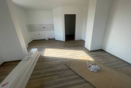 2 Raum Mietwohnung - 680,00&nbsp;EUR Kaltmiete, ca.&nbsp; 67,40&nbsp;m&sup2;&nbsp;Wohnfl&auml;che in Wolgast (PLZ: 17438)