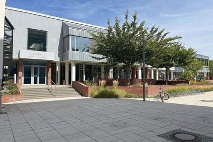 Der Preis ist heiß!!! befristet!!Einziehen und Wohlfühlen...schöne 2-Zimmer-Wohnung, Einbauküche gegen Aufpreis möglich, sofort einzugsfertig - Zwickau Eckersbach