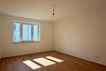 3 Zimmer. Küche. Kernsaniert - 1.555,00&nbsp;EUR Kaltmiete, ca.&nbsp; 74,00&nbsp;m&sup2; in Murnau am Staffelsee (PLZ: 82418)