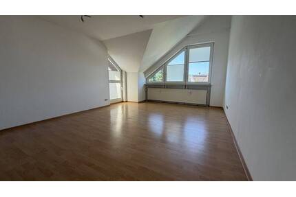 Großzügige 2-Zimmer-Wohnung mit Balkon & TG-Stellplatz! - Dörfles-Esbach