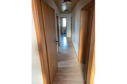 Dachgeschosswohnung - 600,00&nbsp;EUR Kaltmiete, ca.&nbsp; 59,00&nbsp;m&sup2; in Schwandorf (PLZ: 92421)
