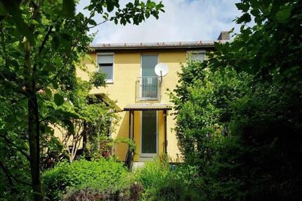 Gepflegtes Reihenmittelhaus mit eingewachsenem Garten am Frankfurter Berg - Erbbaurecht - Frankfurt am Main