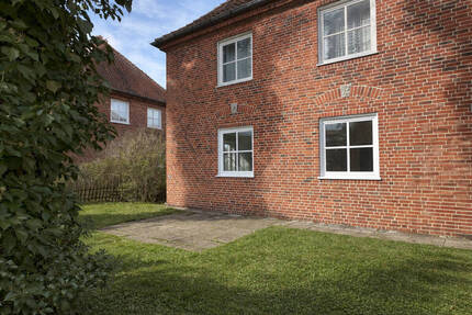 Zur Miete: 3 Zimmer Erdgeschosswohnung mit Vollbad und Einbauküche - Heiligenhafen